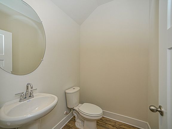 5th image of 81 Cedar Ln