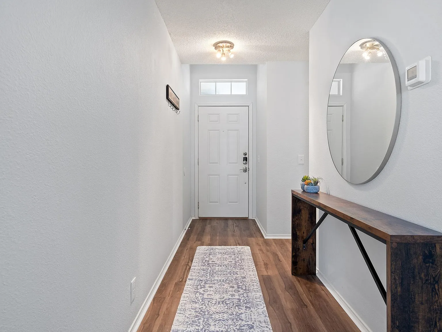 3 bed, 1316 sqft, $5,400 — Photo 3