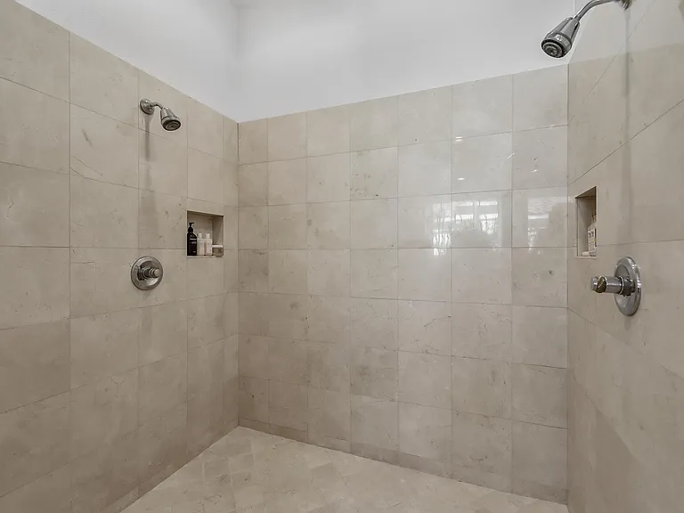 51075 Marbella Ct — Photo 35