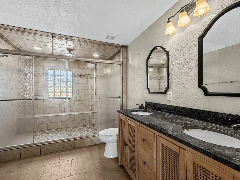 1805 NW Dearborn Ave — Photo 20