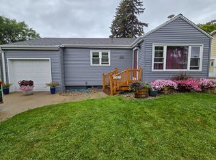 913 17th St NW, Minot, ND 58703