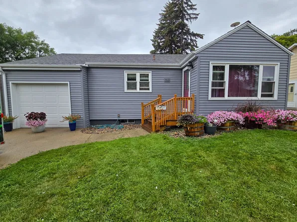 913 17th St NW, Minot, ND 58703