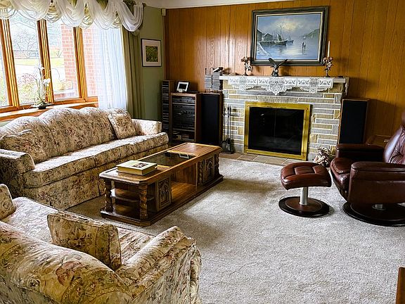 4th image of 3703 Moorhill Dr