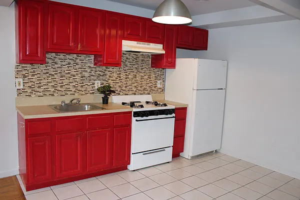 Rented by Premier Metro Realty Corp | media 5