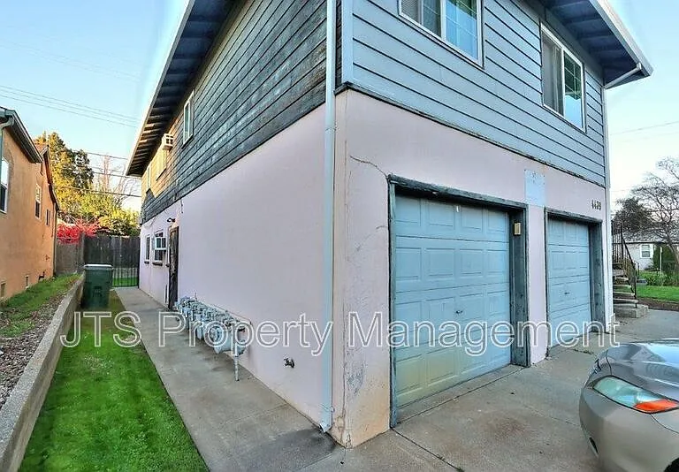 4439 V St #5 — Photo 51