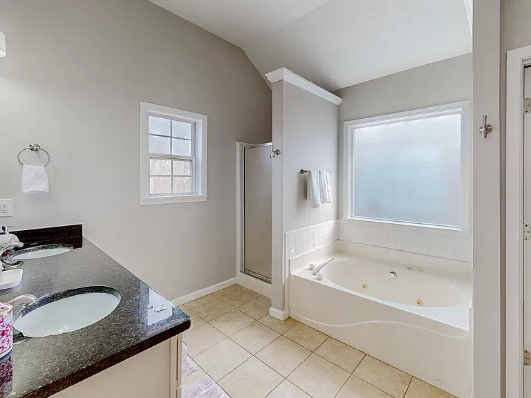 Fawn Valley Dr — Photo 3