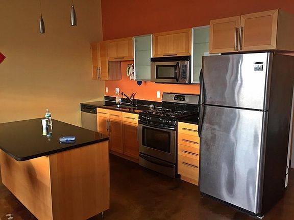 2nd image of 118 Holmes St Unit 403
