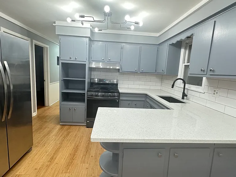 6118 W Gunnison St #1 — Photo 10