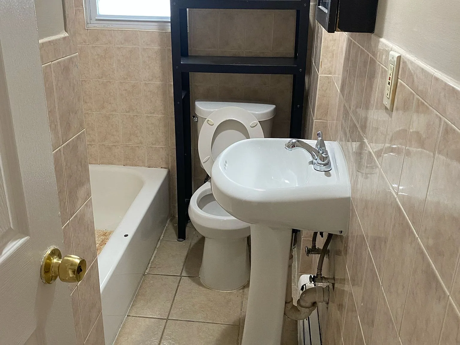 2 bed, 1200 sqft, $1,900 — Photo 4