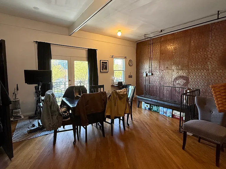 1111 W Randolph St #2 — Photo 3