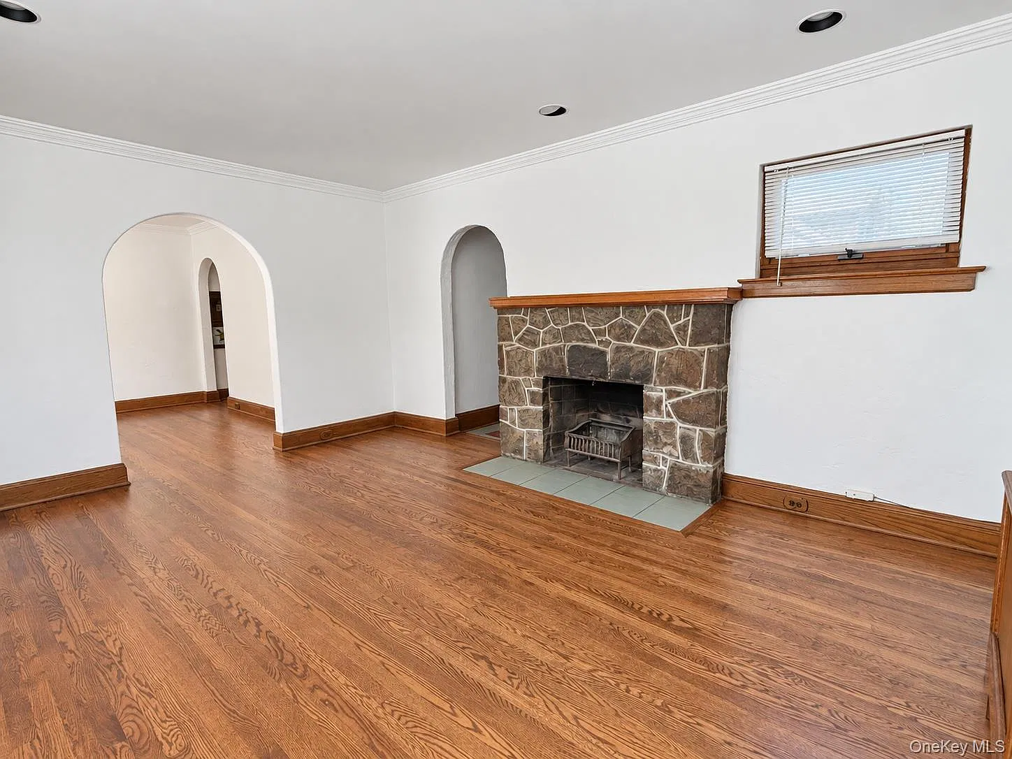 4 bed, 3.0 bath, 1476 sqft, $6,200 — Photo 2