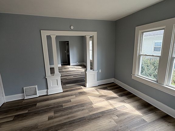 4th image of 17 Carlton Dr