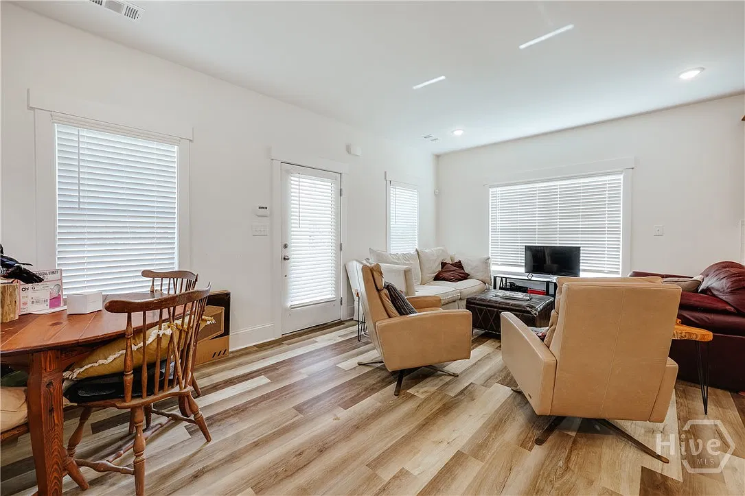 4 bed, 3.0 bath, 1760 sqft, $2,750 — Photo 3