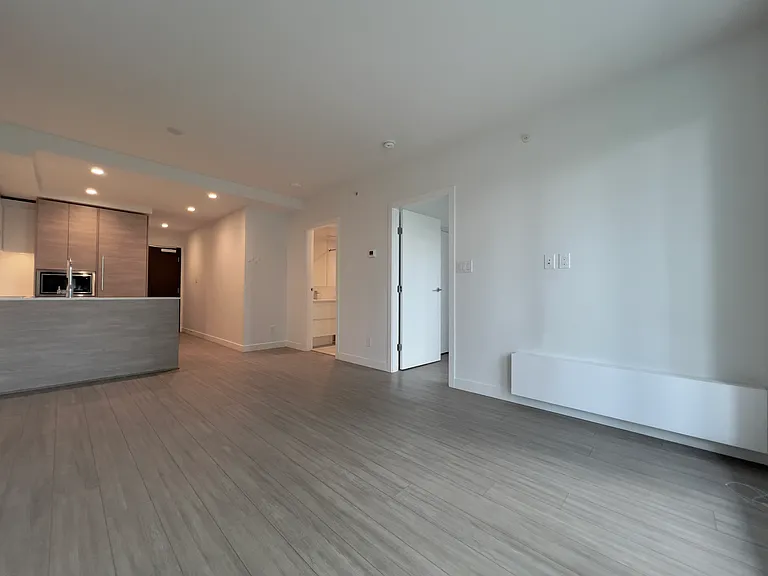 13615 Fraser Hwy #605 — Photo 8