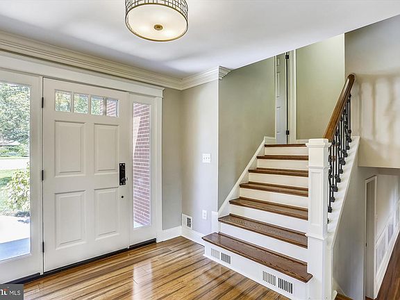 4th image of 7604 Quintana Ct