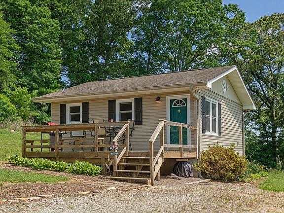 3rd image of 84 Ethel Ln
