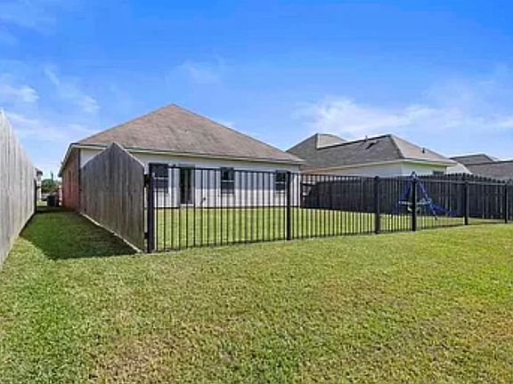 2nd image of 10638 Dodger Dr