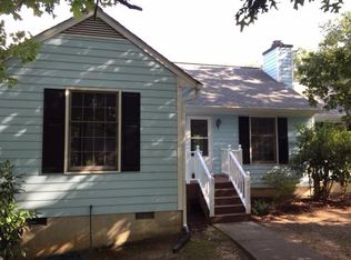 200 Elderberry Dr, Chapel Hill, NC 27517