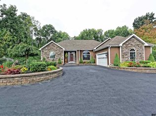 44 Brickyard Rd, Mechanicville, NY 12118