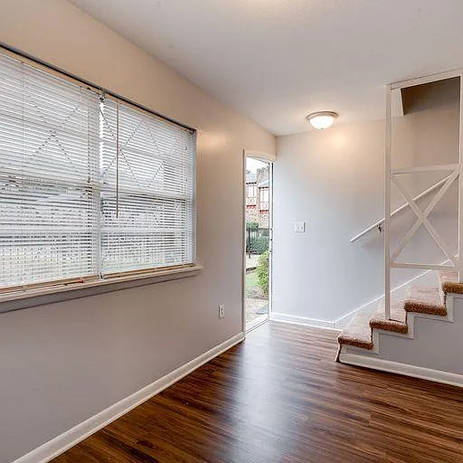 2 bed / 1.5 bath