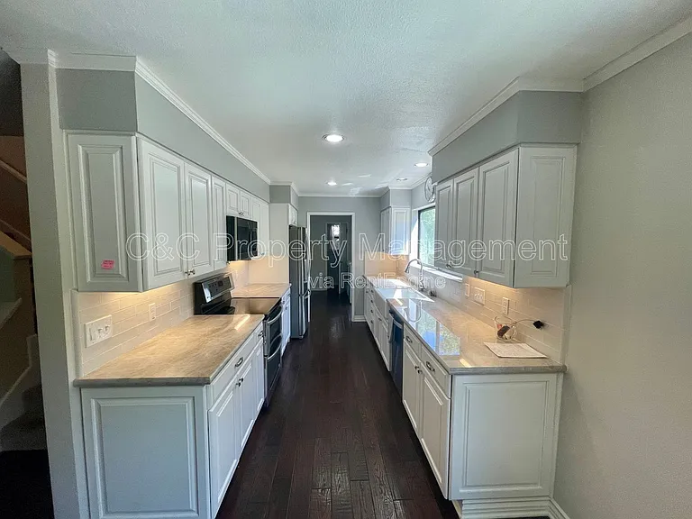1339 David Ave — Photo 6