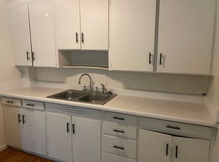 1208 SW 23rd St, Topeka, KS 66611