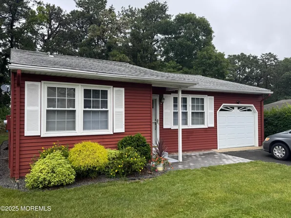 38 Chelsea Drive #70, Whiting, NJ 08759