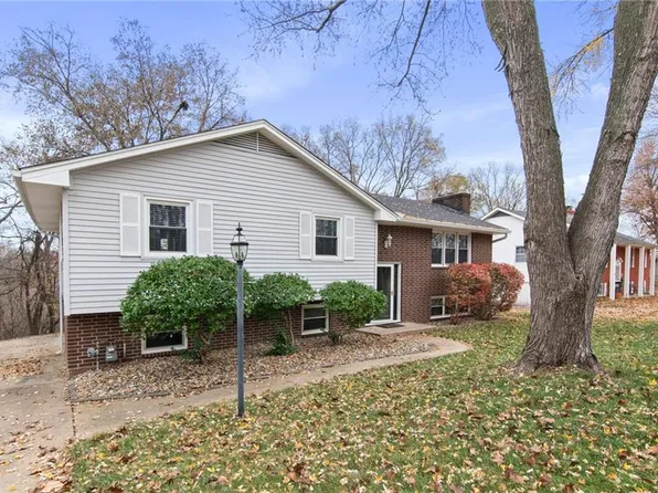 6507 NW Quail Run Dr, Parkville, MO 64152