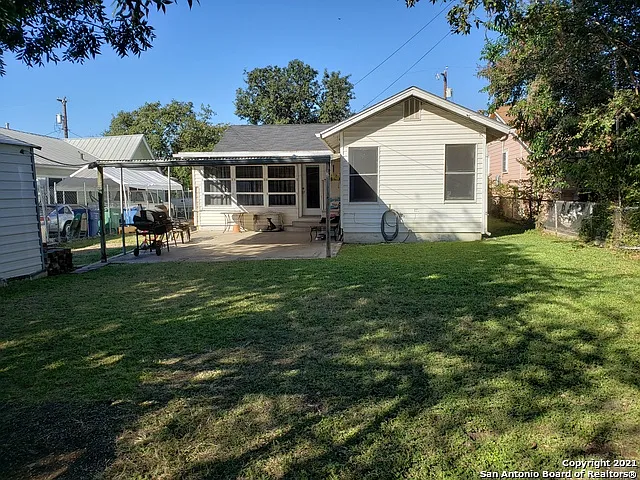 950 Santa Monica St — Photo 11