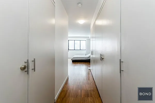 Rented by Bond New York | media 51