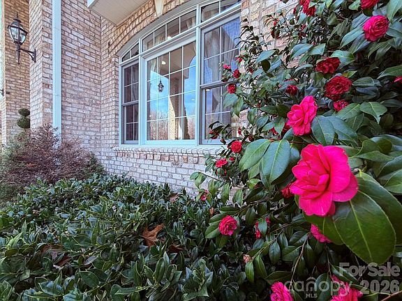 2nd image of 510 Stonecroft Ct SE #32