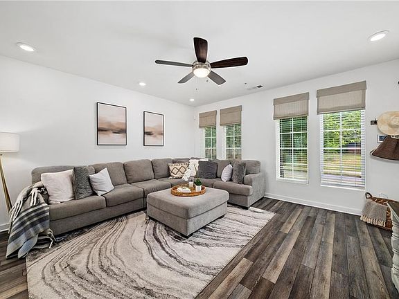 3rd image of 149 Devore Rd #405
