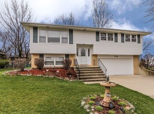 736 Spruce Ln, Bartlett, IL