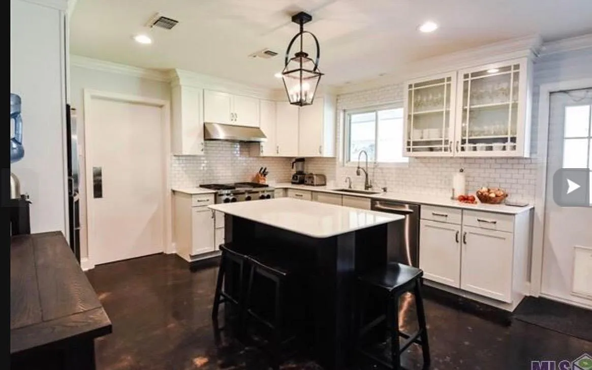 2662 Purvis Dr — Photo 2
