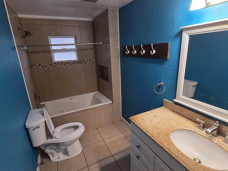 Bedroom 4 Master Bathroom