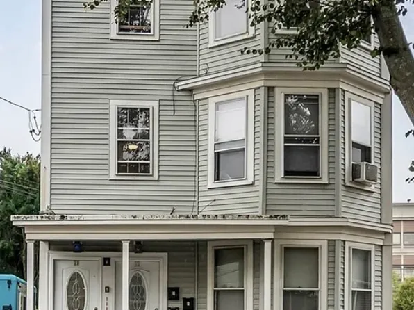 20 Ropes St APT 2, Beverly, MA 01915
