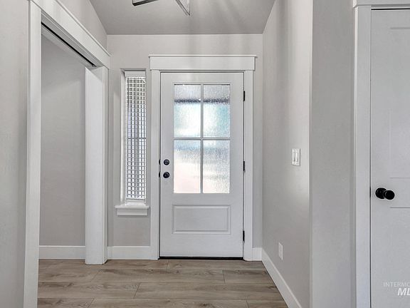 5th image of 1836 Gage Ave