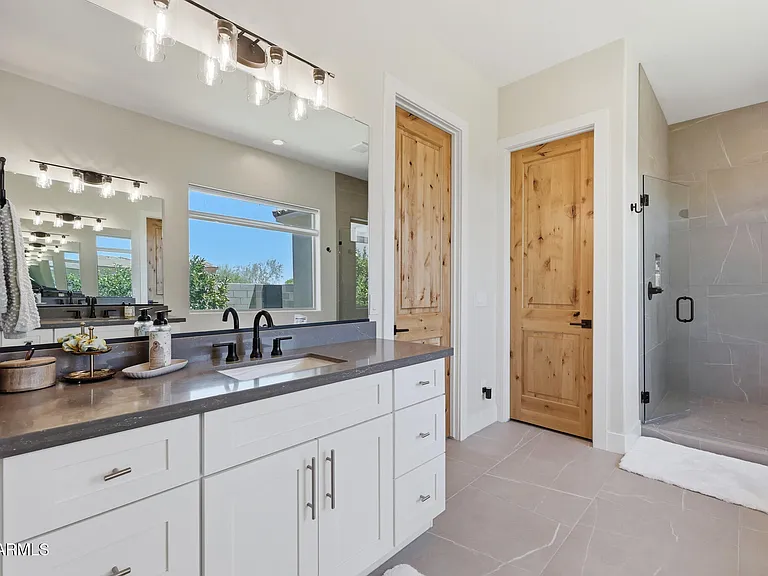 6896 E Lomas Verdes Dr — Photo 24