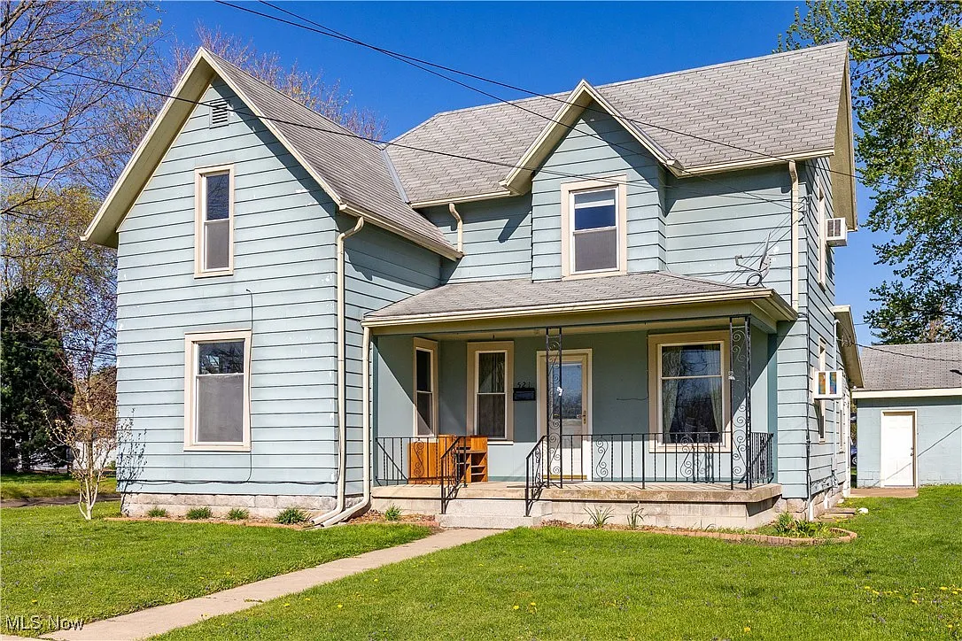 521 Williams St photo 1