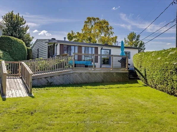 525 Lake Dr E, Georgina, ON L0E 1S0