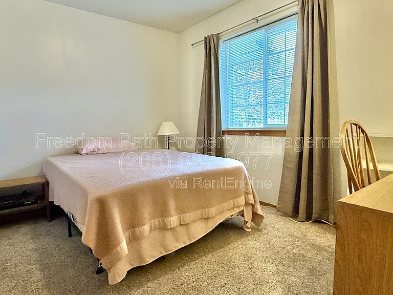 1902 W Hampson Ave — Photo 14