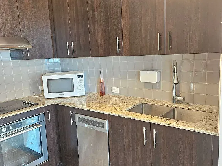 255 Village Green Sq #Penthouse 05 — Photo 3