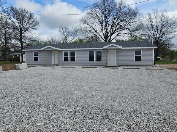 709 W English St #B, Humansville, MO 65674