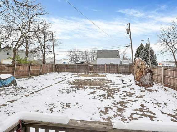 4th image of 300 Loxley Dr