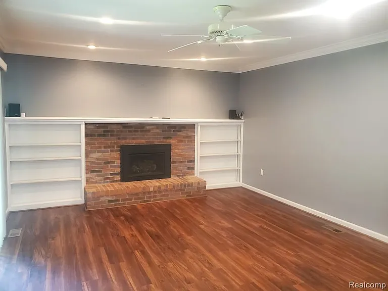 5057 Prentis Dr — Photo 9