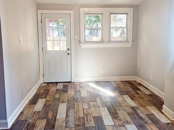 4th image of 829 S Saint Bernard St #1