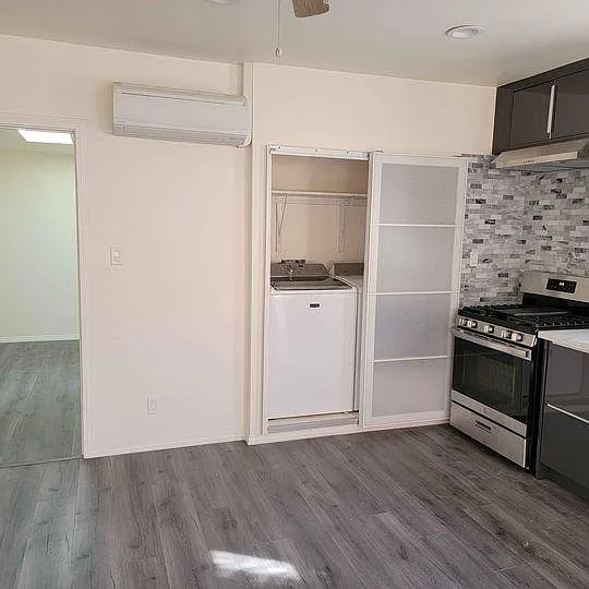 1 bed, 575 sqft, $2,100 — Photo 4