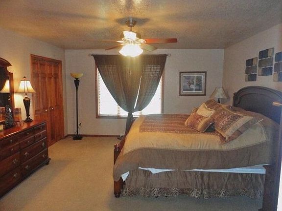 4th image of 301 S Capistrano Dr