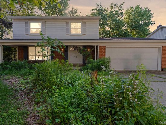 30220 Westbrook Pkwy, Southfield, MI 48076