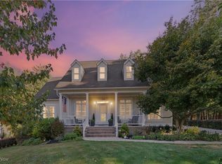 2011 E Swan Lake Cir, Kent, OH 44240